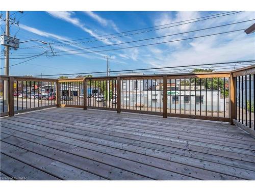 2-934 Barton Street E, Hamilton, ON - Outdoor