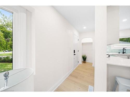 133 Inglewood Drive, Oakville, ON - Indoor Photo Showing Other Room