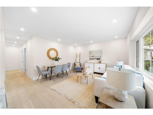 133 Inglewood Drive, Oakville, ON - Indoor