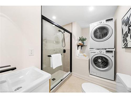 133 Inglewood Drive, Oakville, ON - Indoor Photo Showing Laundry Room