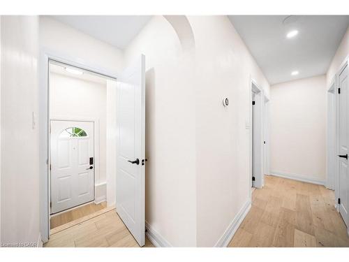 133 Inglewood Drive, Oakville, ON - Indoor Photo Showing Other Room