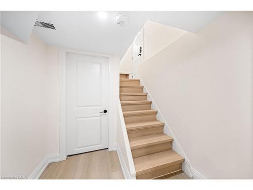 133 Inglewood Drive, Oakville, ON - Indoor Photo Showing Other Room