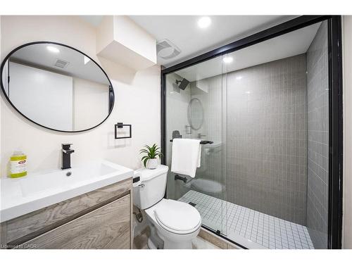 133 Inglewood Drive, Oakville, ON - Indoor Photo Showing Bathroom