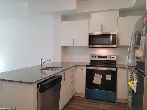 408-1201 Lackner Boulevard, Kitchener, ON - Indoor Photo Showing Kitchen With Stainless Steel Kitchen