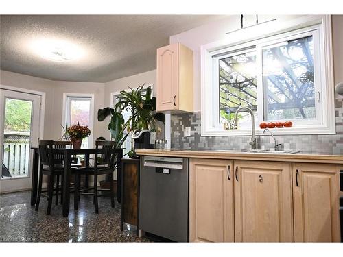 11 Apple Ridge Drive, Kitchener, ON - Indoor