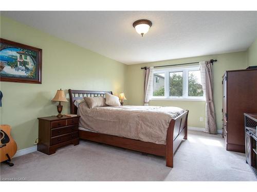 11 Apple Ridge Drive, Kitchener, ON - Indoor Photo Showing Bedroom