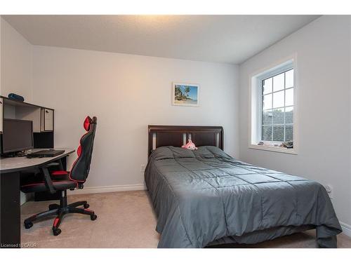 11 Apple Ridge Drive, Kitchener, ON - Indoor Photo Showing Bedroom