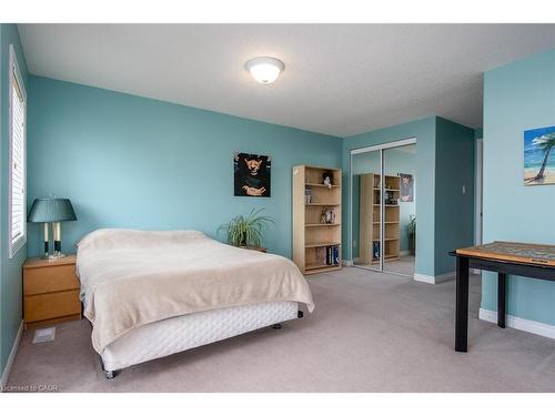 11 Apple Ridge Drive, Kitchener, ON - Indoor Photo Showing Bedroom
