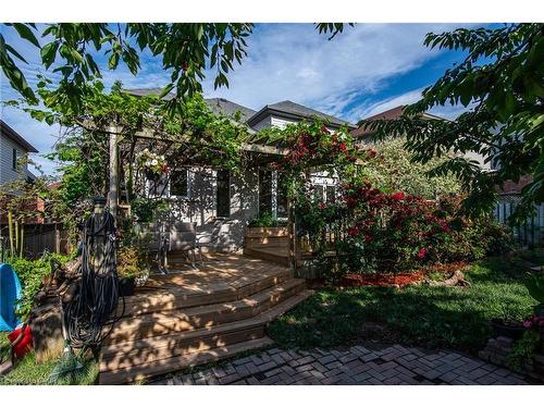 11 Apple Ridge Drive, Kitchener, ON - Outdoor