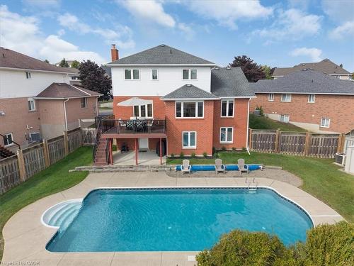 44 Tami Court  Kitchener, ON N2B 3V2