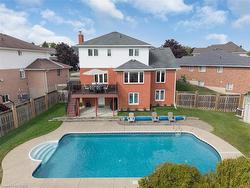 44 Tami Court  Kitchener, ON N2B 3V2
