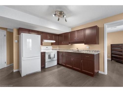 44 Tami Court, Kitchener, ON - Indoor Photo Showing Kitchen