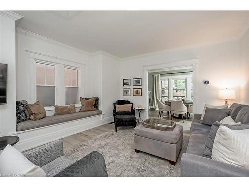 534 Hager Avenue, Burlington, ON - Indoor Photo Showing Living Room