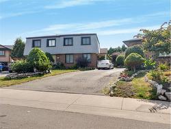 40 Yeoville Court  Hamilton, ON L9C 5W3