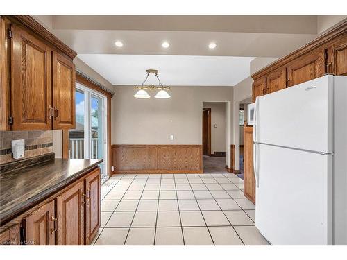 85 East 45Th Street, Hamilton, ON - Indoor Photo Showing Kitchen