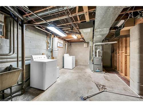 85 East 45Th Street, Hamilton, ON - Indoor Photo Showing Laundry Room