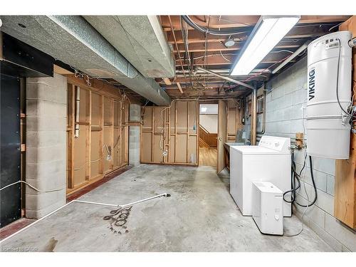 85 East 45Th Street, Hamilton, ON - Indoor Photo Showing Laundry Room