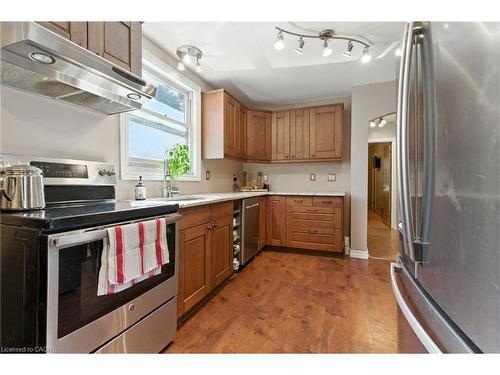 608 Fennell Avenue E, Hamilton, ON - Indoor Photo Showing Kitchen