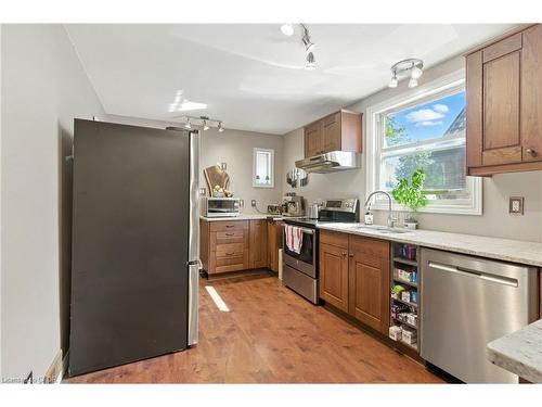 608 Fennell Avenue E, Hamilton, ON - Indoor Photo Showing Kitchen With Stainless Steel Kitchen