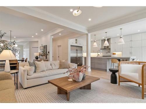 2301 Baronwood Drive, Oakville, ON - Indoor Photo Showing Living Room