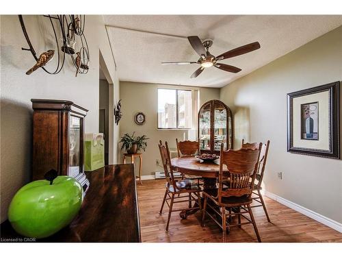 405-89 Westwood Road, Guelph, ON - Indoor Photo Showing Dining Room