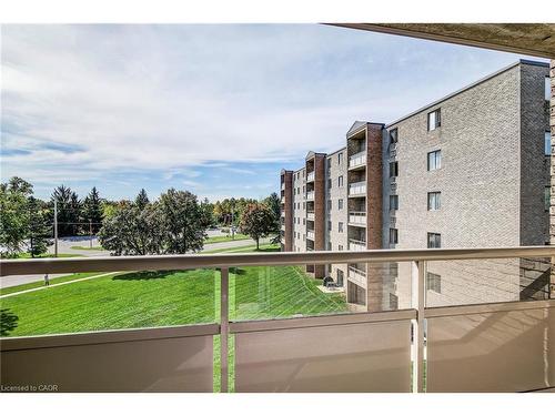 405-89 Westwood Road, Guelph, ON - Outdoor