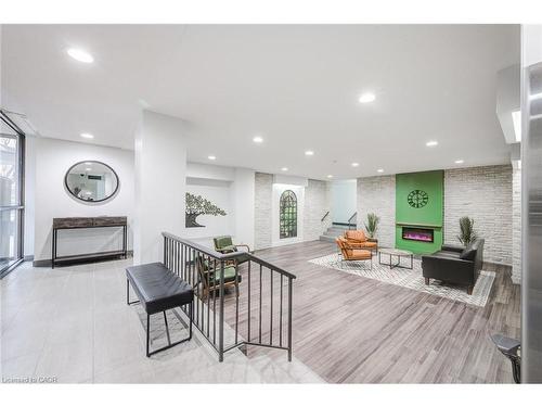 405-89 Westwood Road, Guelph, ON - Indoor