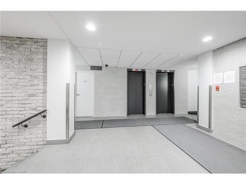 405-89 Westwood Road, Guelph, ON - Indoor Photo Showing Other Room