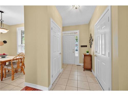 28-52 Twentyplace Boulevard, Mount Hope, ON - Indoor Photo Showing Other Room