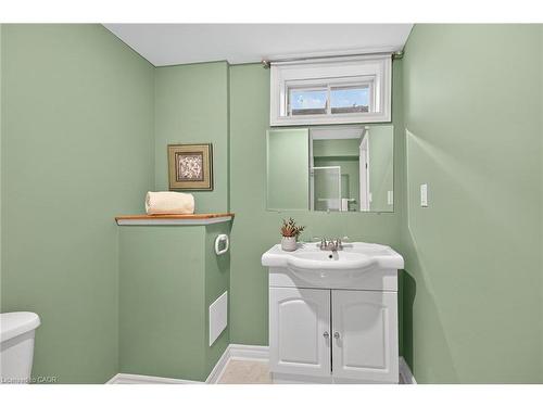 28-52 Twentyplace Boulevard, Mount Hope, ON - Indoor Photo Showing Bathroom