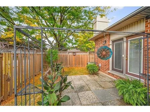 28-52 Twentyplace Boulevard, Mount Hope, ON - Outdoor