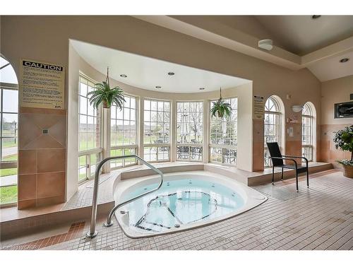 28-52 Twentyplace Boulevard, Mount Hope, ON - Indoor Photo Showing Other Room