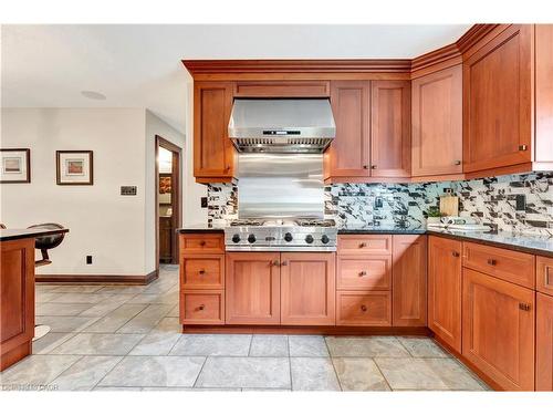 11 Maple Hill Drive, Kitchener, ON - Indoor Photo Showing Kitchen