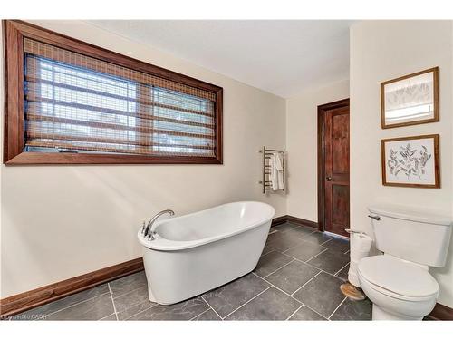 11 Maple Hill Drive, Kitchener, ON - Indoor Photo Showing Bathroom