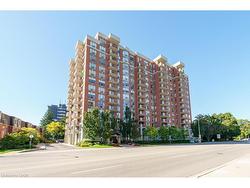 1101-442 Maple Avenue  Burlington, ON L7S 2L7