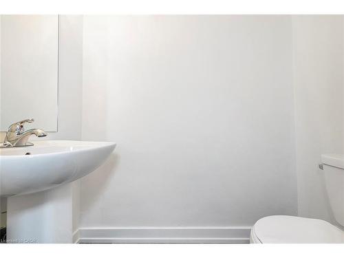 76 Woodman Drive N, Hamilton, ON - Indoor Photo Showing Bathroom