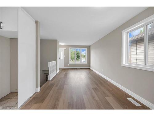 83 Marion Street, Mount Hope, ON - Indoor Photo Showing Other Room