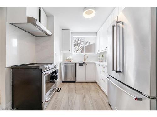 19-120 Quigley Road, Hamilton, ON - Indoor Photo Showing Dining Room