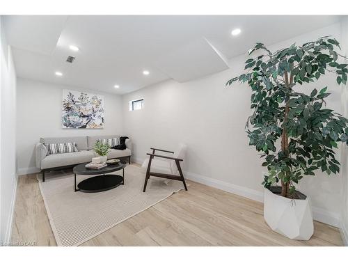 19-120 Quigley Road, Hamilton, ON - Indoor Photo Showing Bathroom