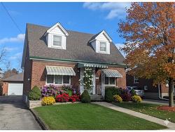 59 Dunkirk Drive  Hamilton, ON L8K 4W9