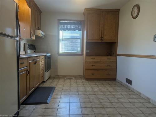 59 Dunkirk Drive, Hamilton, ON - Indoor Photo Showing Kitchen
