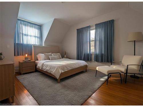 59 Dunkirk Drive, Hamilton, ON - Indoor Photo Showing Bedroom