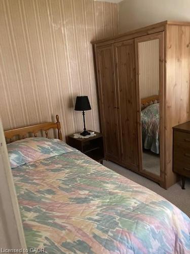 59 Dunkirk Drive, Hamilton, ON - Indoor Photo Showing Bedroom