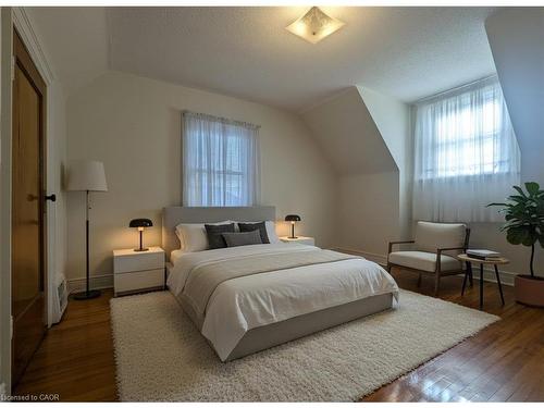 59 Dunkirk Drive, Hamilton, ON - Indoor Photo Showing Bedroom