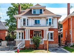 2-11 Eastbourne Avenue  Hamilton, ON L8M 2M6