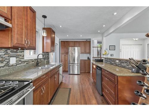 361 Cornerbrook Place, Waterloo, ON - Indoor Photo Showing Kitchen With Double Sink With Upgraded Kitchen