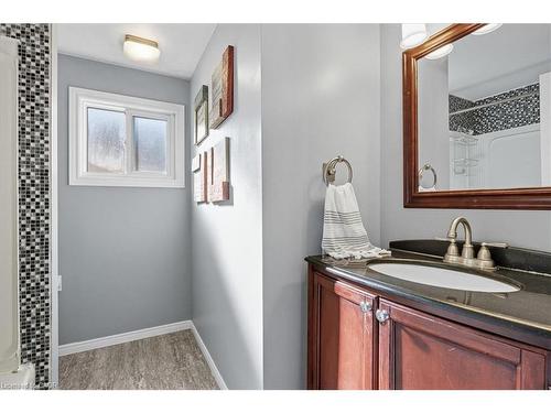 361 Cornerbrook Place, Waterloo, ON - Indoor Photo Showing Bathroom