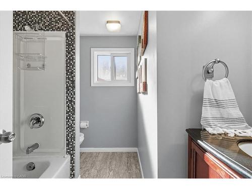 361 Cornerbrook Place, Waterloo, ON - Indoor Photo Showing Bathroom