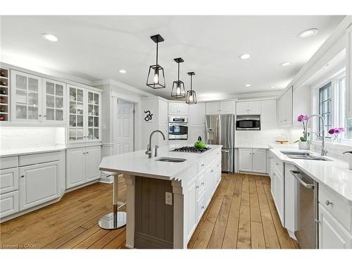24 Meander Close, Carlisle, ON - Indoor Photo Showing Kitchen With Upgraded Kitchen