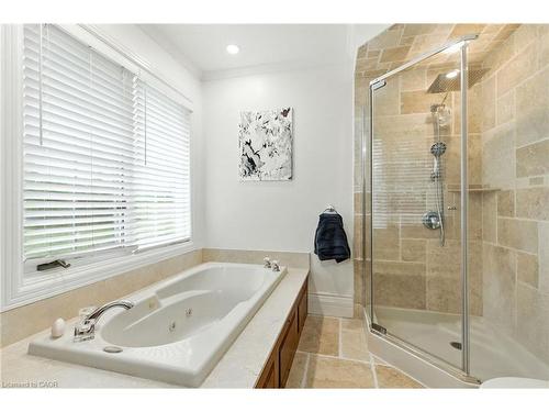 24 Meander Close, Carlisle, ON - Indoor Photo Showing Bathroom